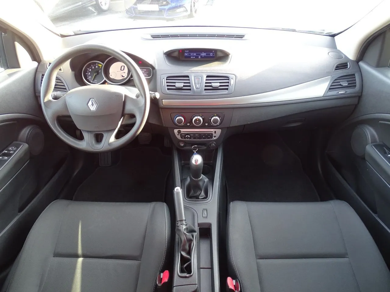 Renault Megane 1.6 Bluetooth...  Image 6