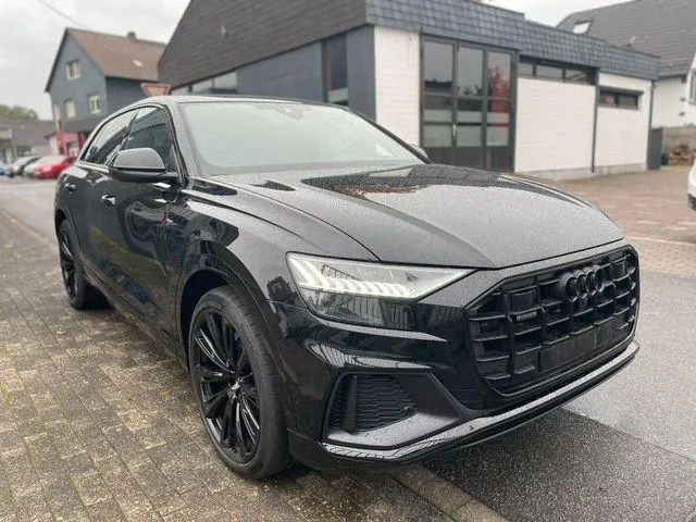 AUDI Q8 Image 2