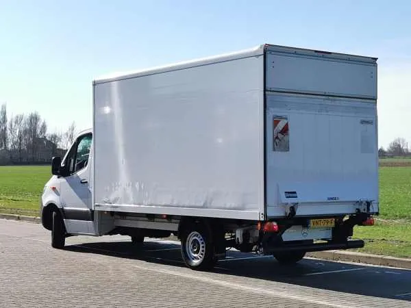 Mercedes-Benz Sprinter Image 5